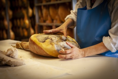 Stuccando Prosciutti 